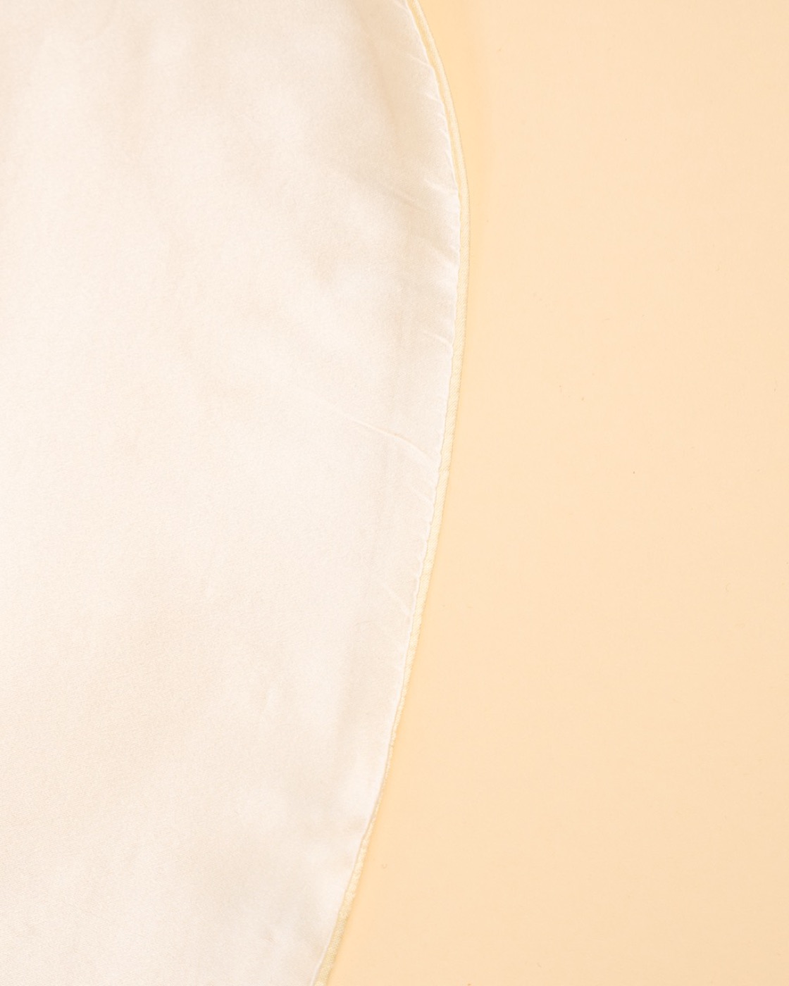 Sevilla — taffeta silk detail